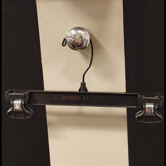 COPY - BLACK PINCH GRIP 10" SKIRT/PANT HANGER - Picture 1 of 5